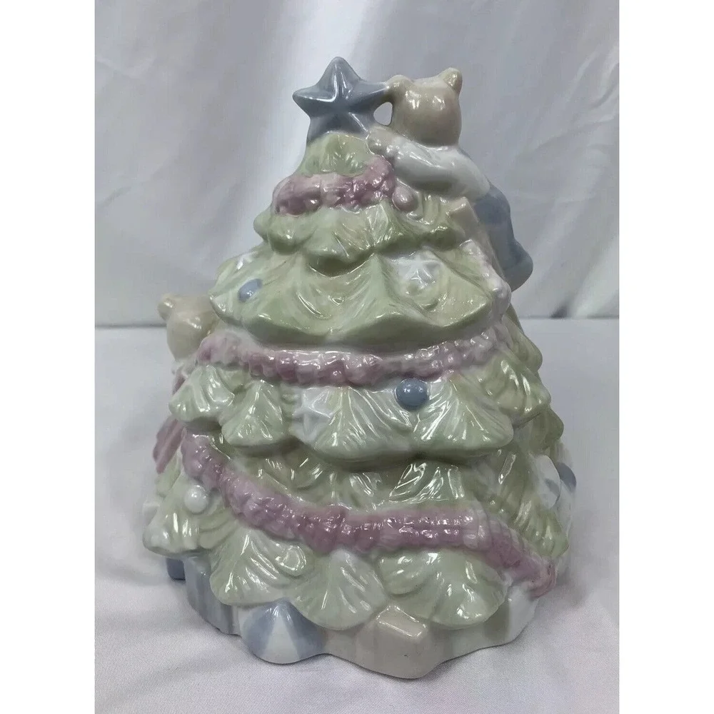 Christmas Music Tree Made Of Ceramic‎ Plays 