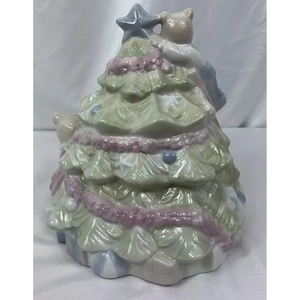 Christmas Music Tree Made Of Ceramic‎ Plays 