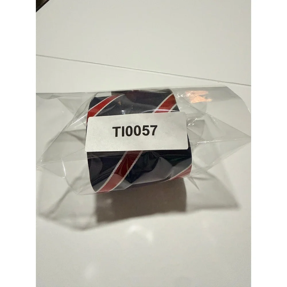 Austico necktie features