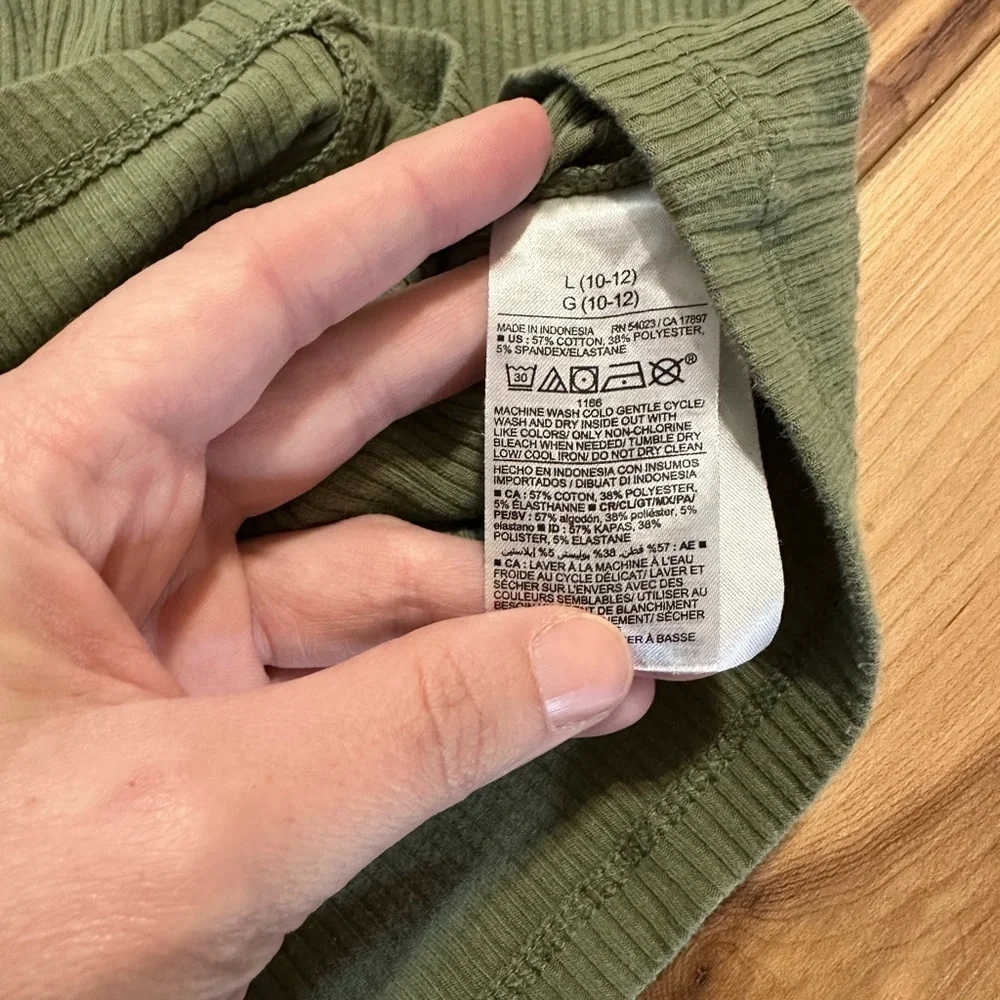 Old Navy short sleeve shirt