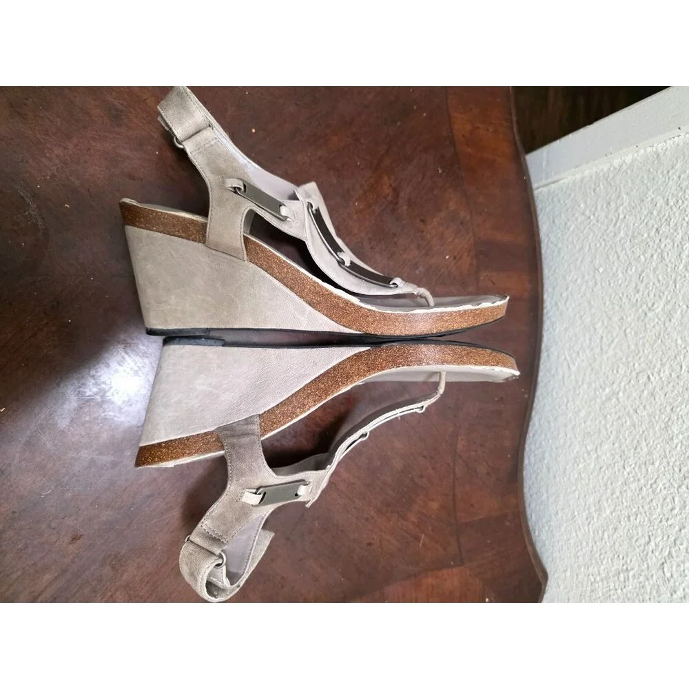 Naturalizer stylish wedge