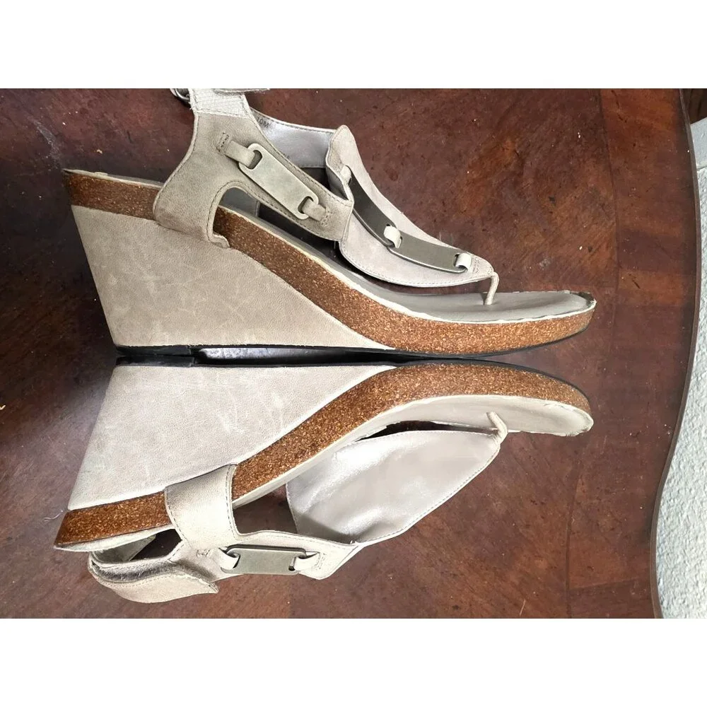 Naturalizer stylish wedge