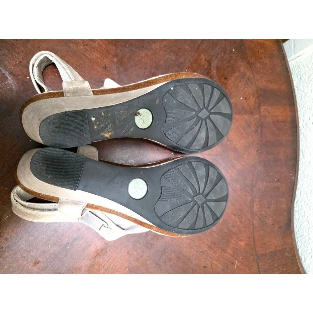 Naturalizer stylish wedge