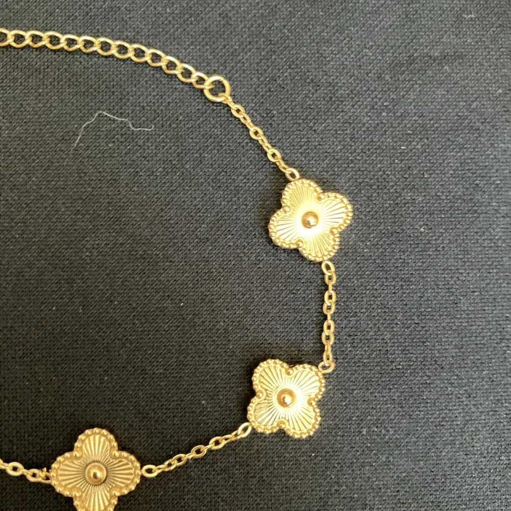 Gold Tone Cable Chain Bracelet w/ Gold Clover Dangle Charm Lobster Clasp 7