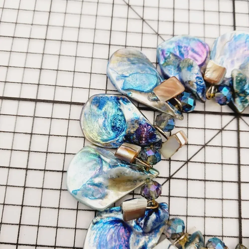 Bracelet VTG Beaded Blue Iridescent Shell Look Stretch Artwear Coastal Mermaid