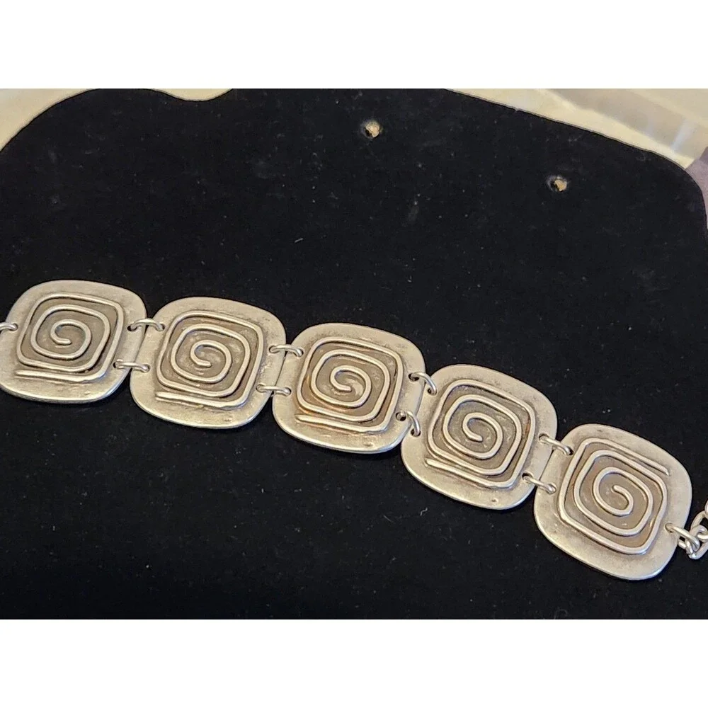 Unbranded this silver