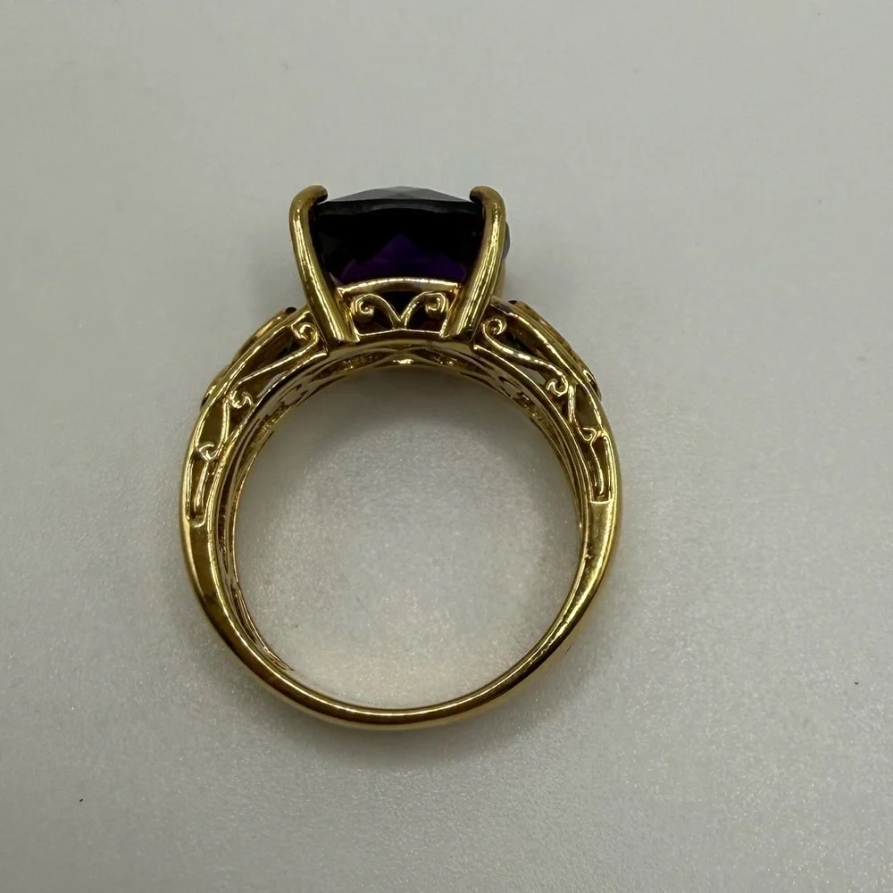 Gems En Vogue striking gems