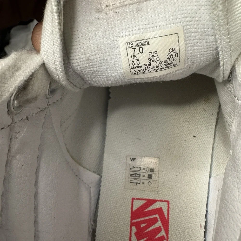 Vans couple marks