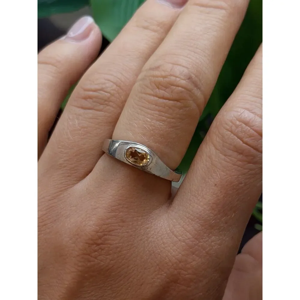 925 Sterling Silver Oval Yellow Citrine Band Ring Size 8