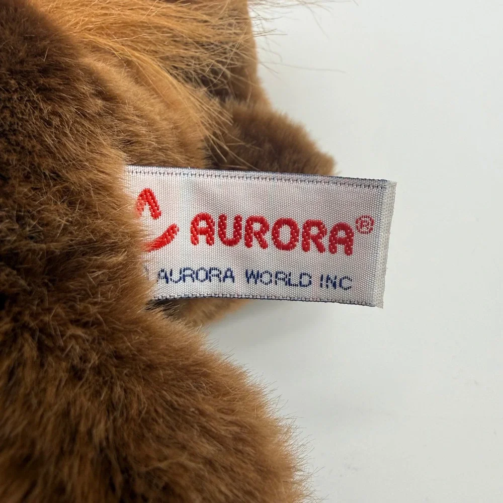 Aurora World inches it lock