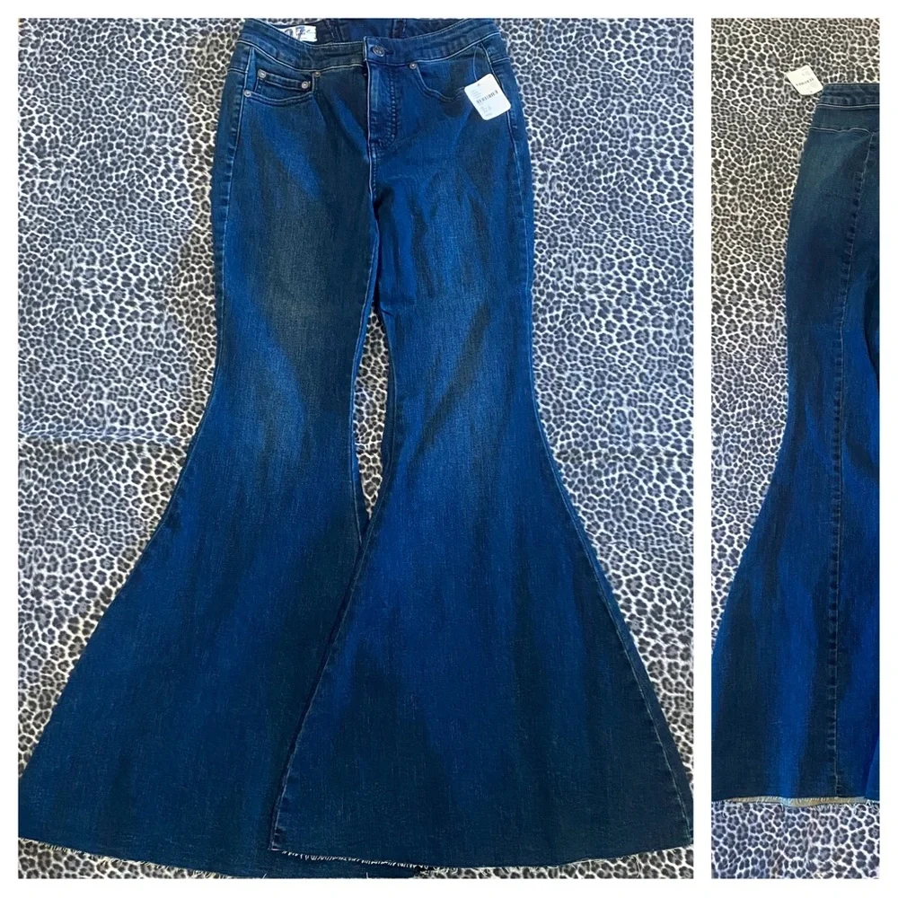 CRVY Super High-Rise Lace-Up Flare Jeans NWT Size 27 S