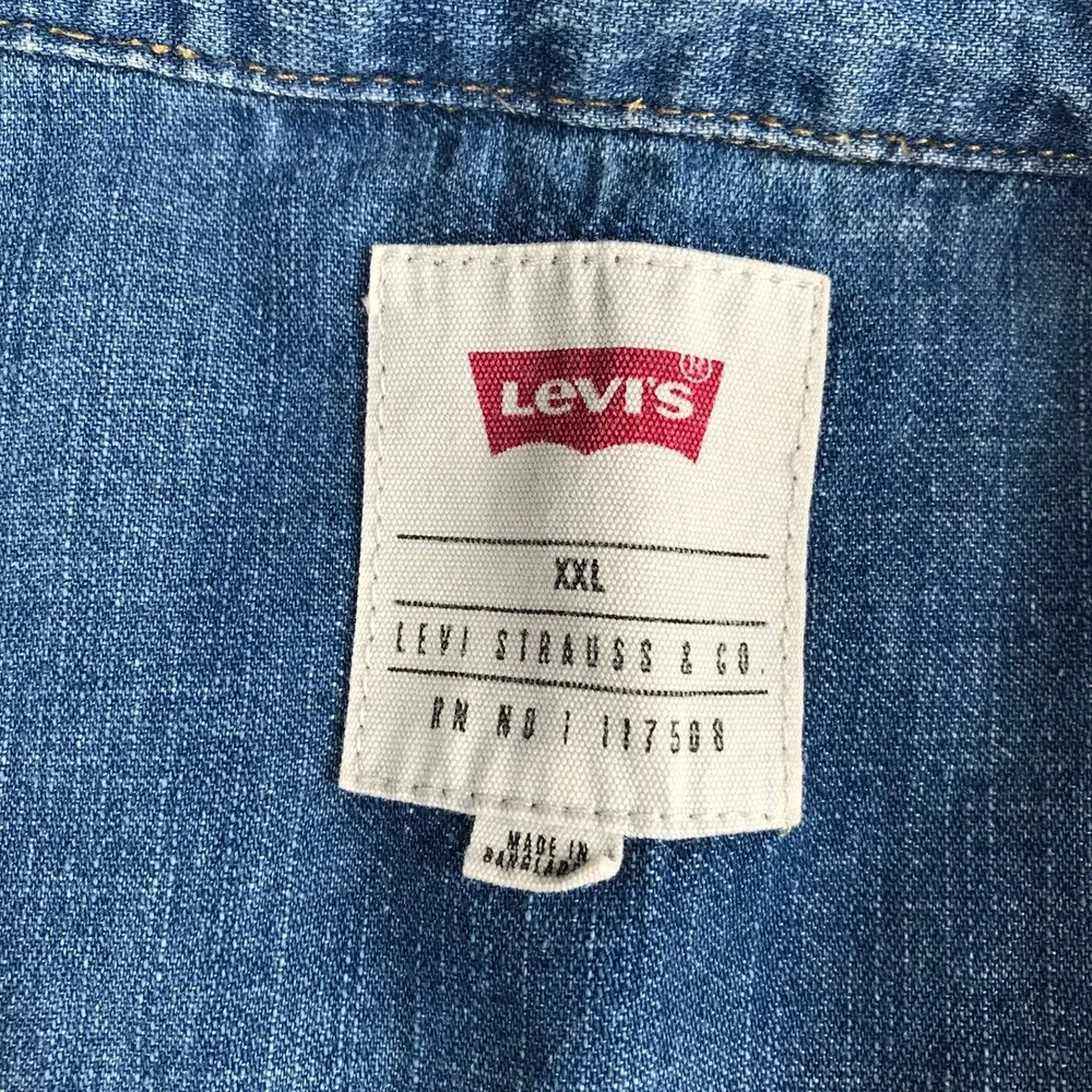 Levis Button Down Shirt Mens XXL Blue Cotton Denim Long Sleeve Workwear