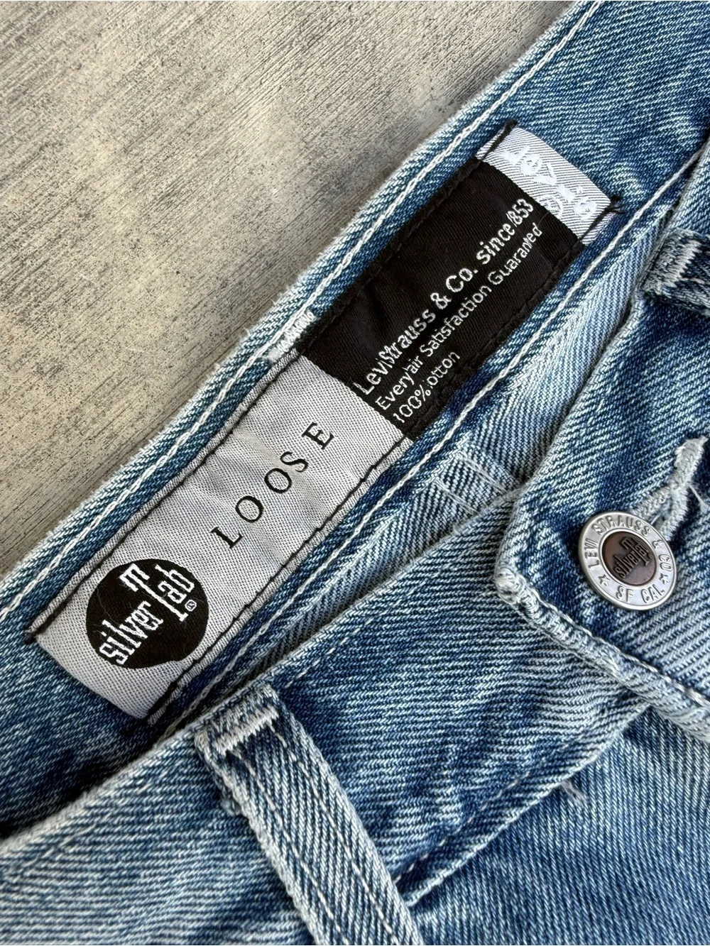 Levi's Light Blue Relaxed Fit Men's Jeans
