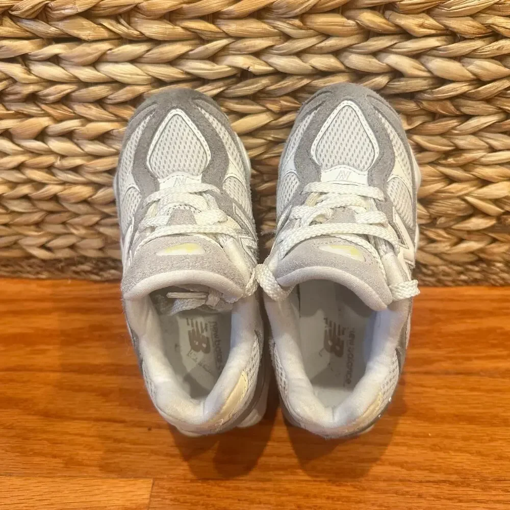 New Balance Sneakers sz 12.5 little kids New Balance 9060