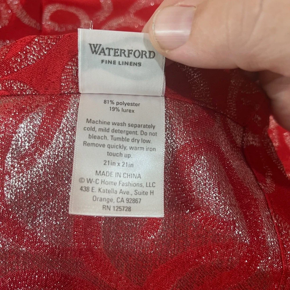 Waterford Napkins 6pc 21x21 Red Silver Excellent Vtg Glitter Scroll Metallic