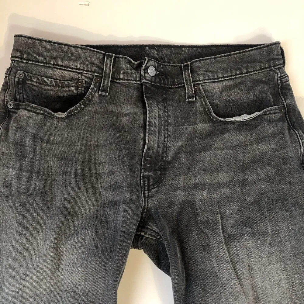 Levis any comfortable straight