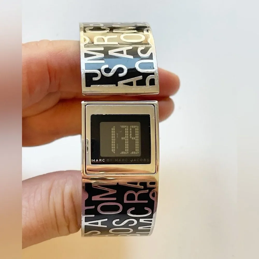 Marc Jacobs Vintage Enamel Logo Hinge Metal cuff Bracelet watch Black and Silver