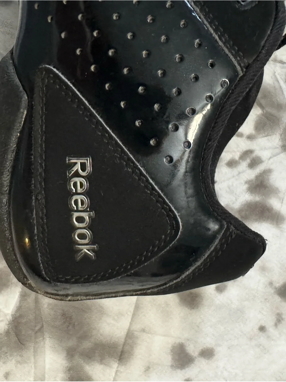 Reebok sleek black