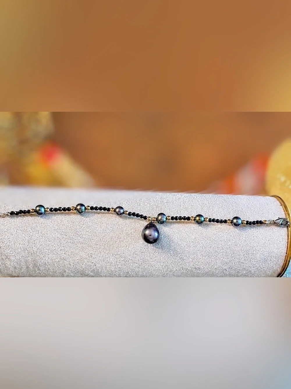 Pearls asymmetrical black