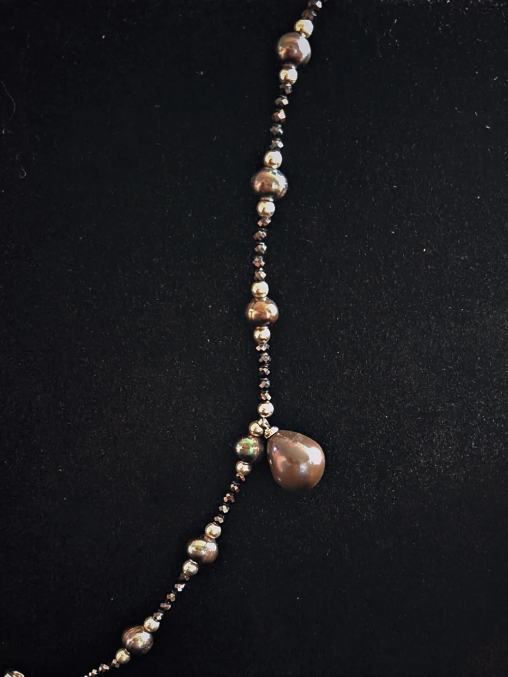 Pearls asymmetrical black
