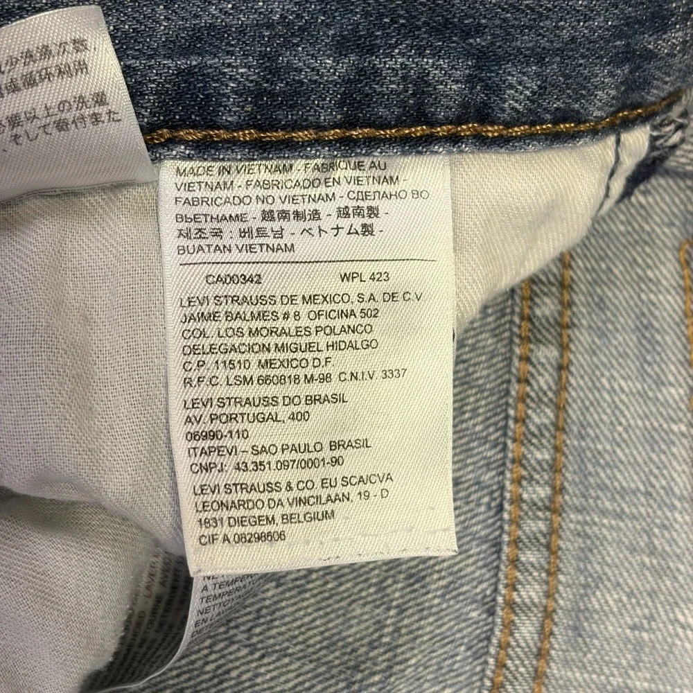 Levis levi 569