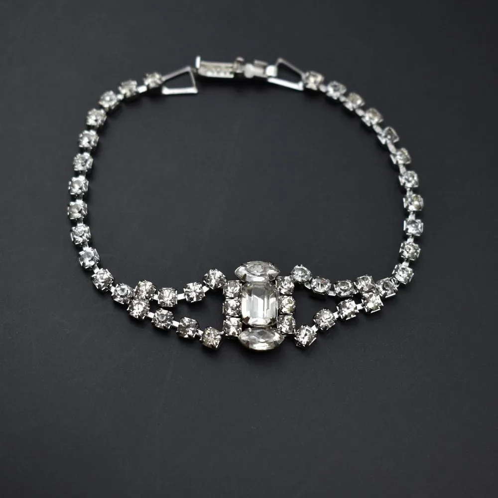 N/A elegant vintage