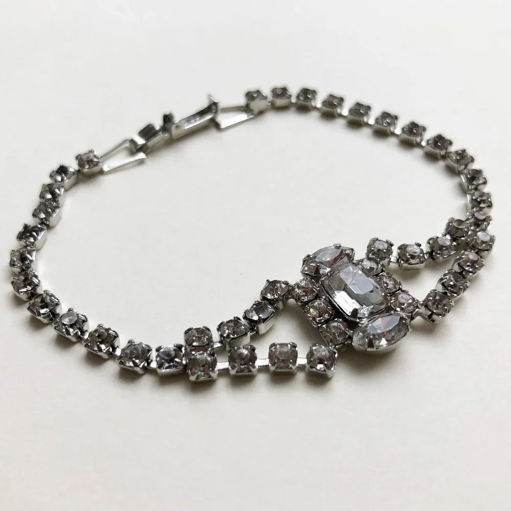 N/A elegant vintage