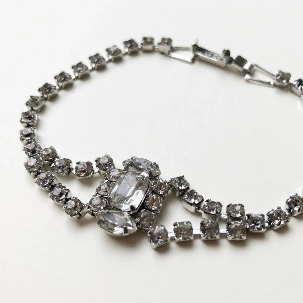 N/A elegant vintage