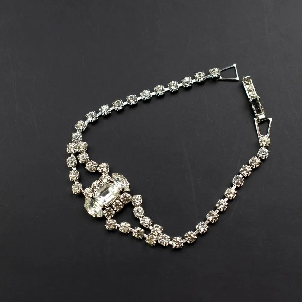 N/A elegant vintage