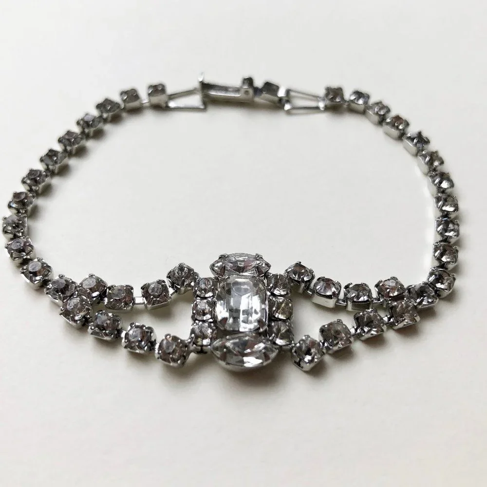 N/A elegant vintage