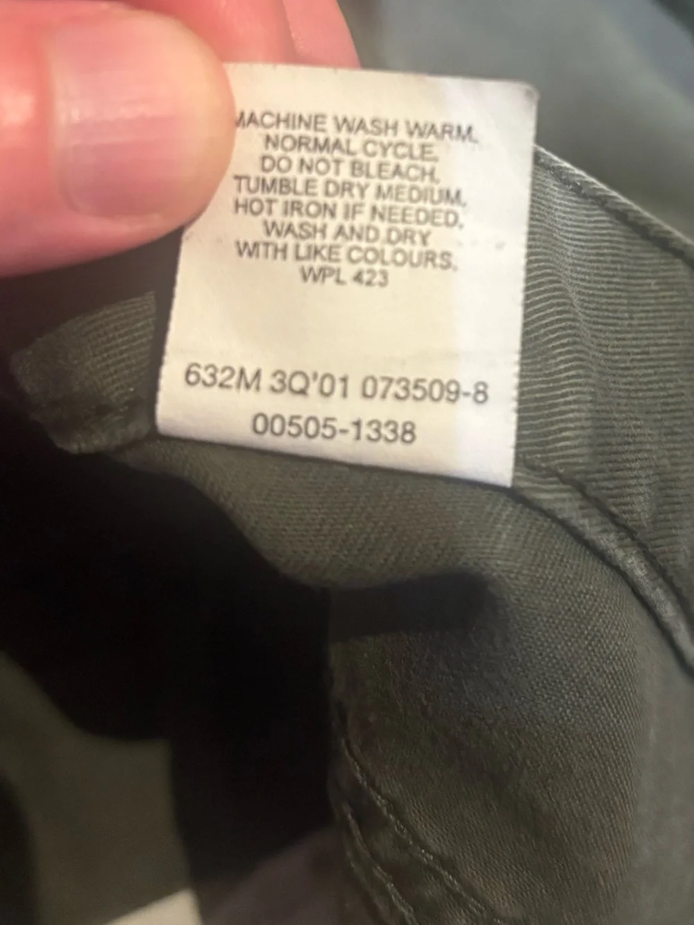 Levis tags green