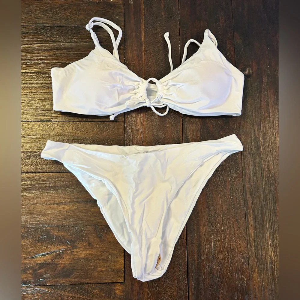 N/A stylish white