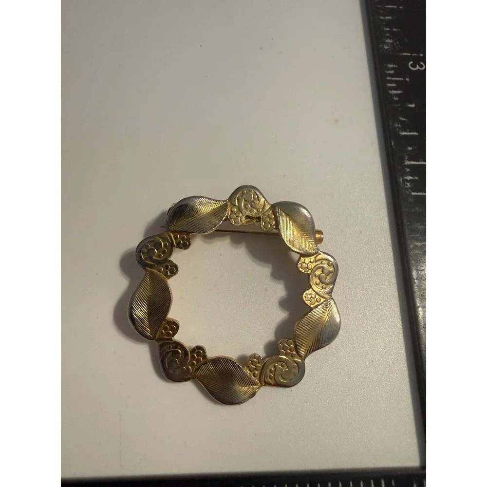 Vintage Gold Silver Tone Wreath Brooch Leaf Scroll Circle Pin Two Tone Jewelry