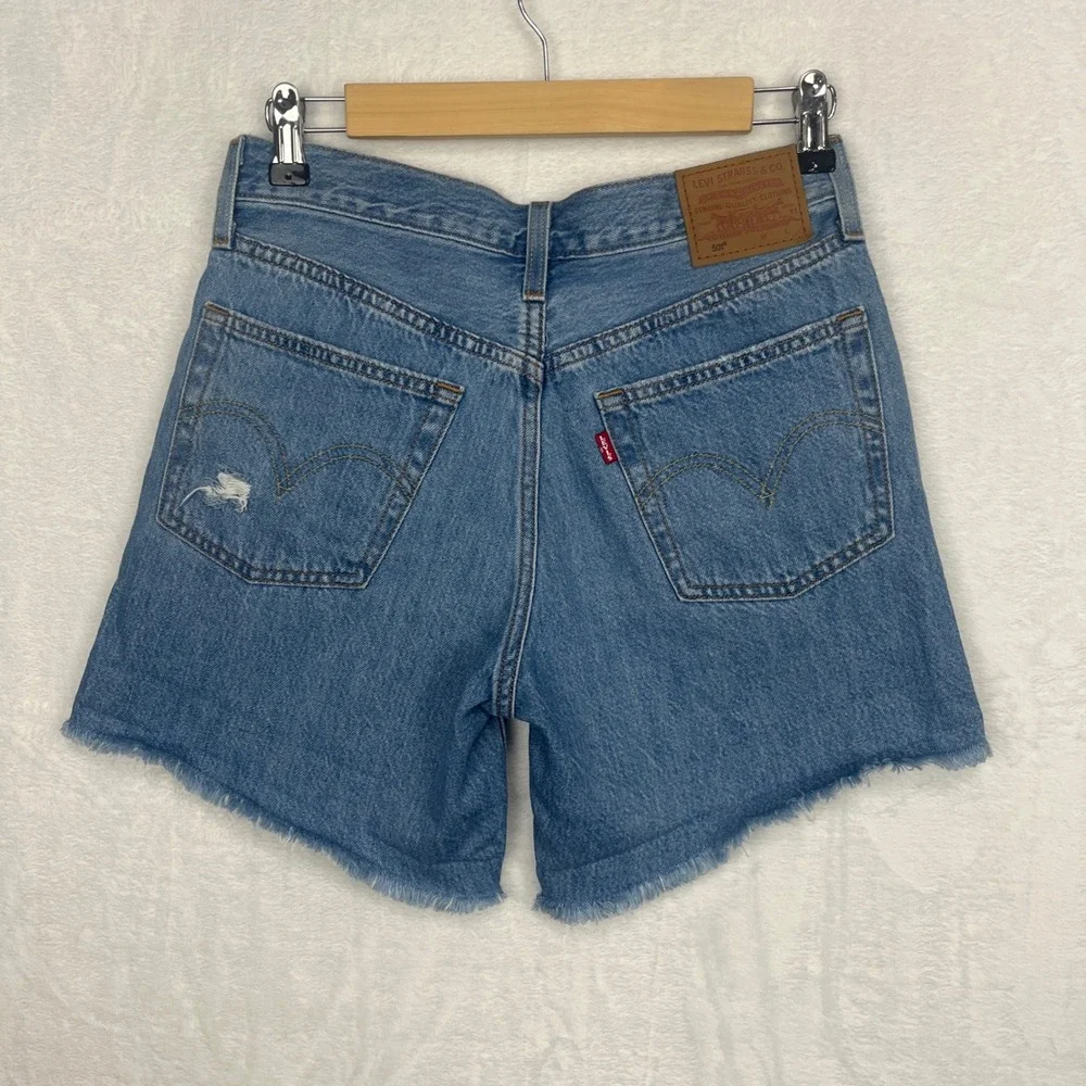 Levi's Premium‎ 501 Long Shorts Women's 26 NWT Blue Distressed Raw Hem Mid Rise