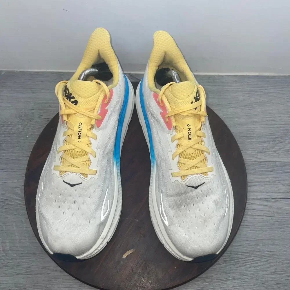 Hoka One One hoka one