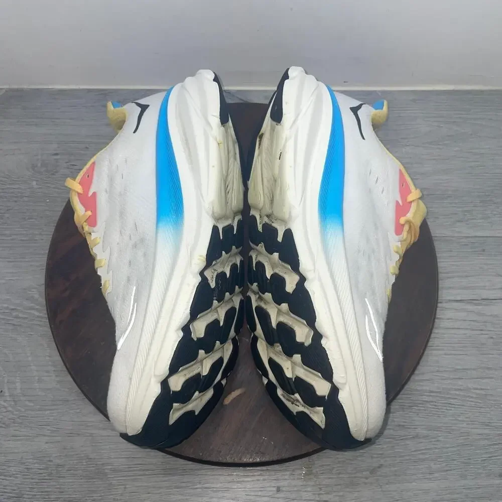 Hoka One One hoka one