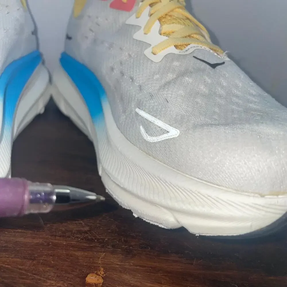 Hoka One One hoka one