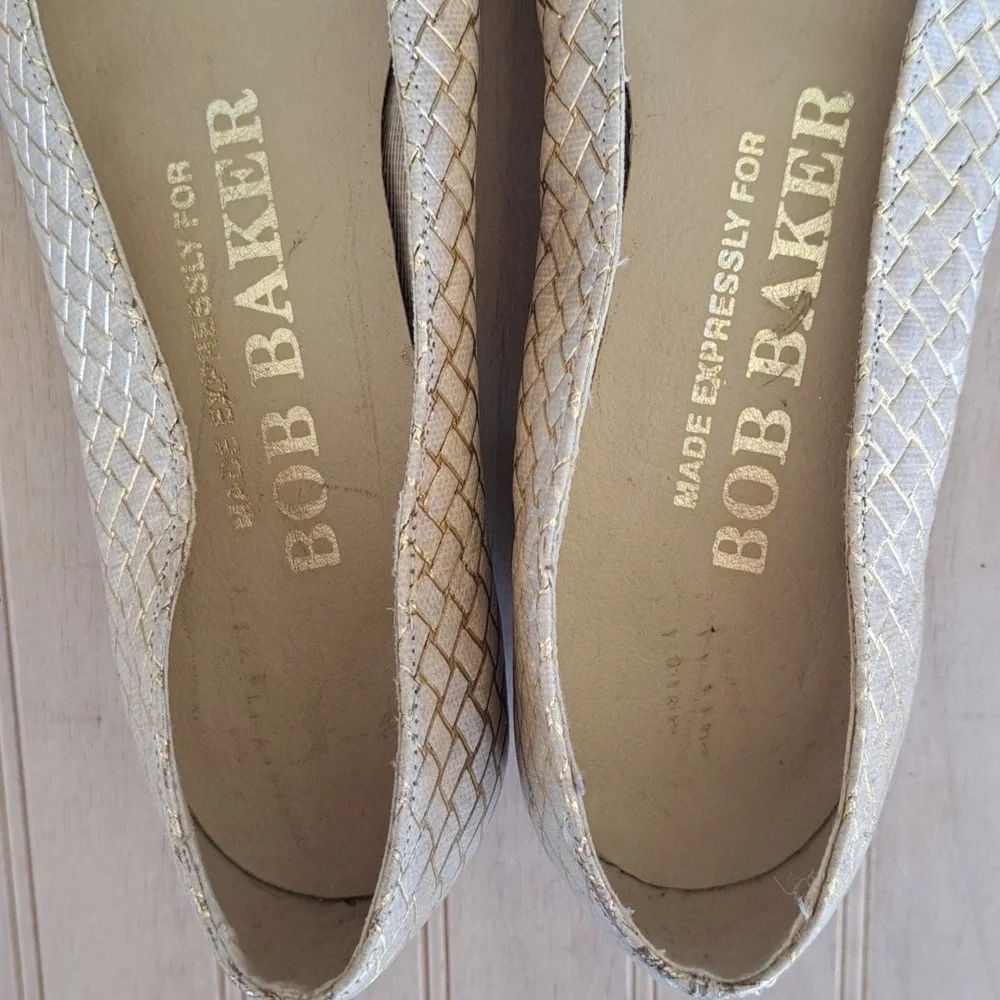 Vintage Bob Baker Gold Festive Woven Quality Round Toe Block Low Heel Pumps