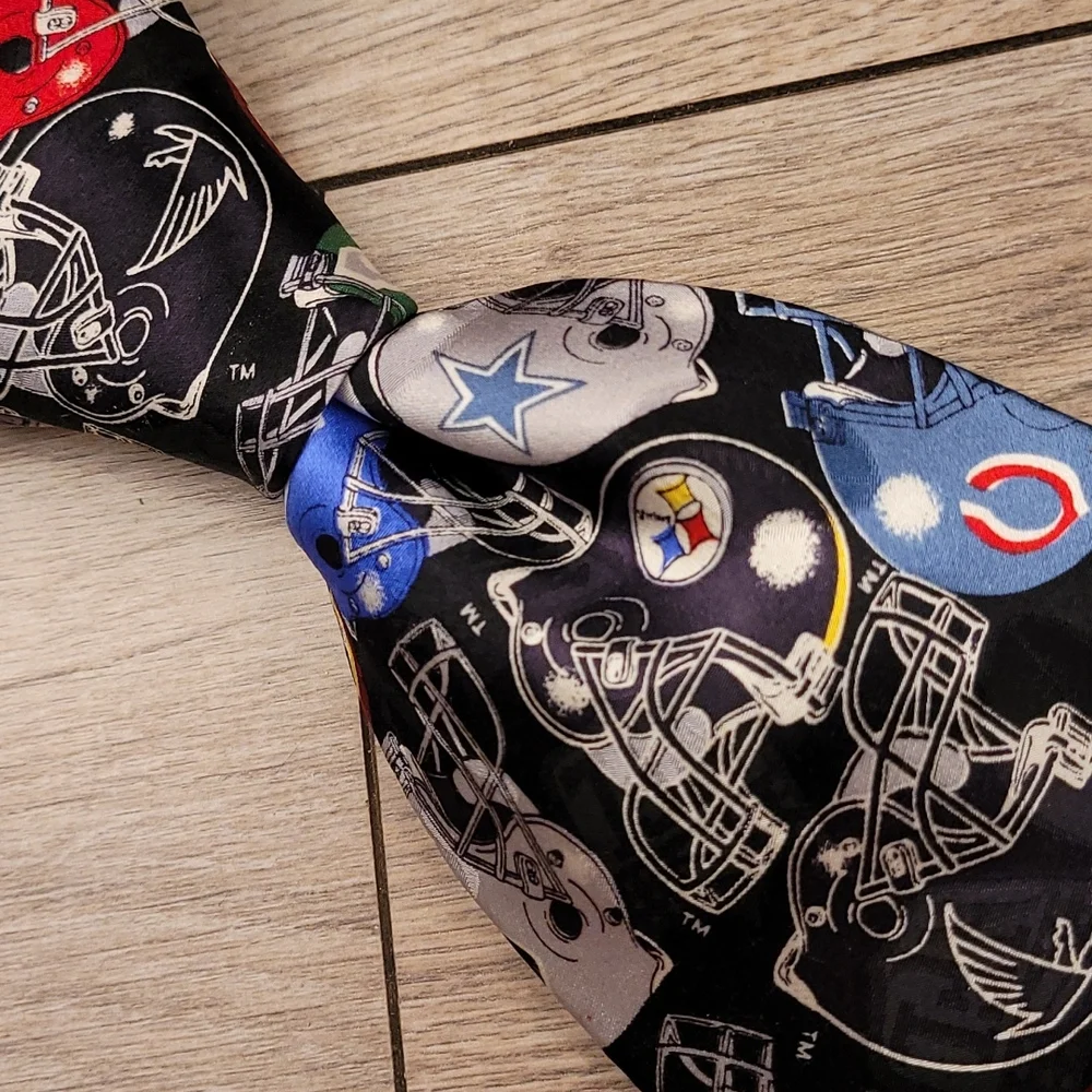 NFL National Football League Team‎ Helmets Pattern Multicolor Mens Silk Tie VTG
