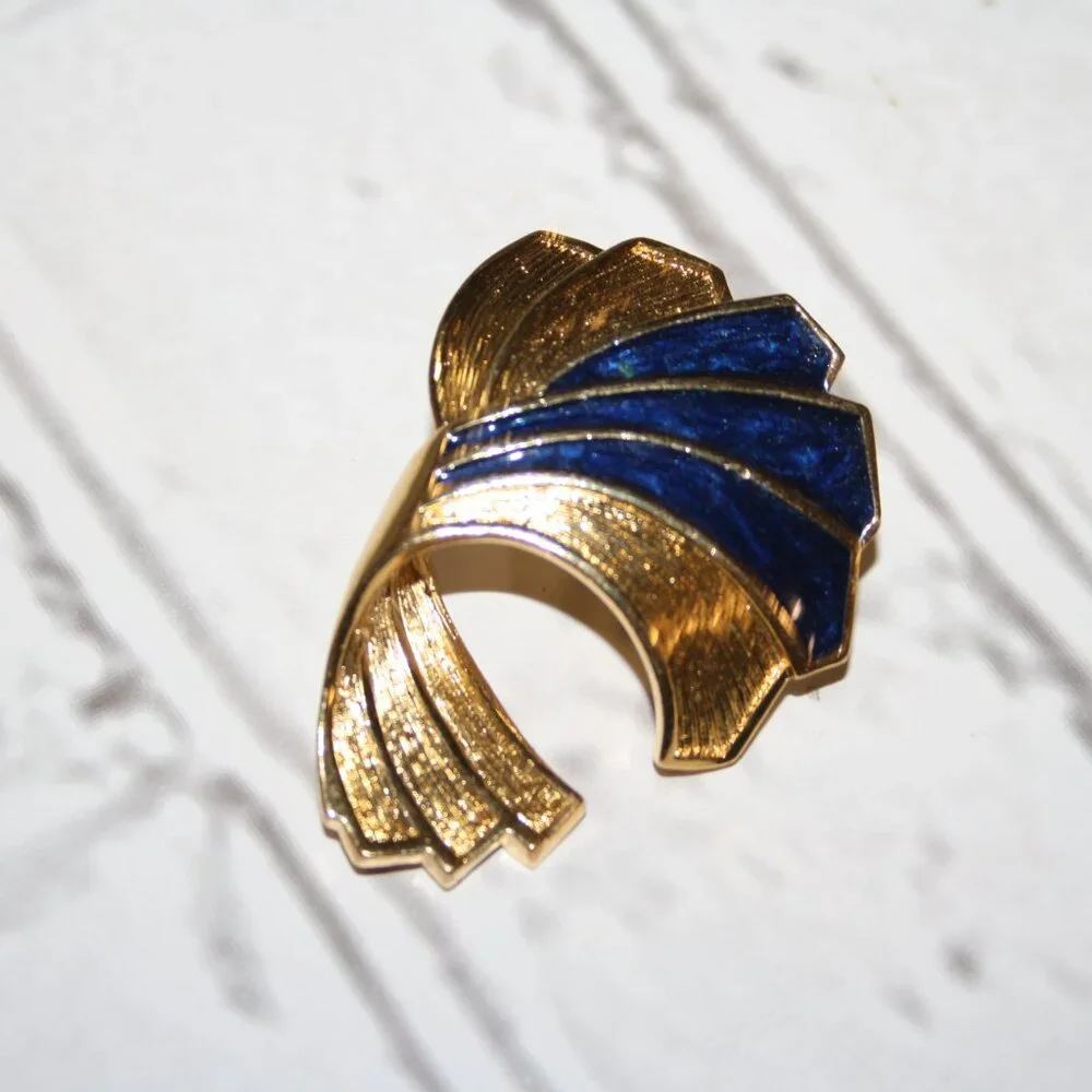 Vintage 💙 gold