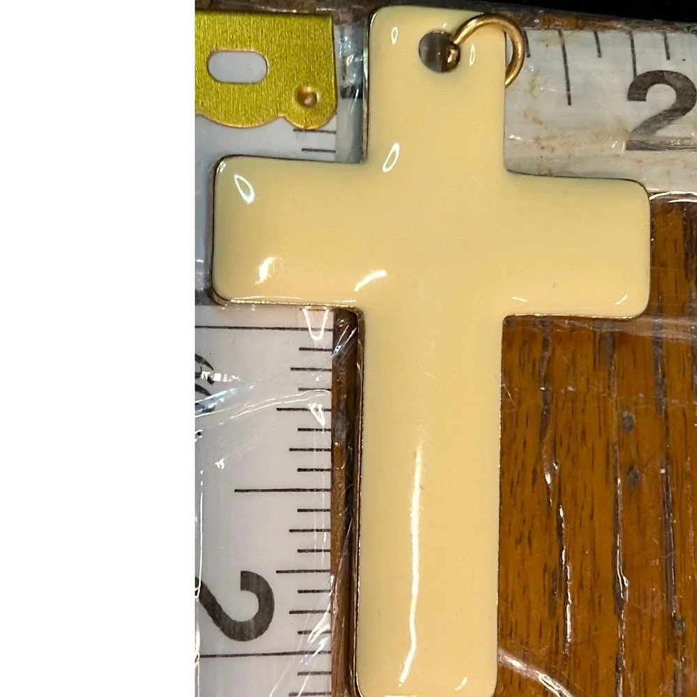 Unbranded vintage cross