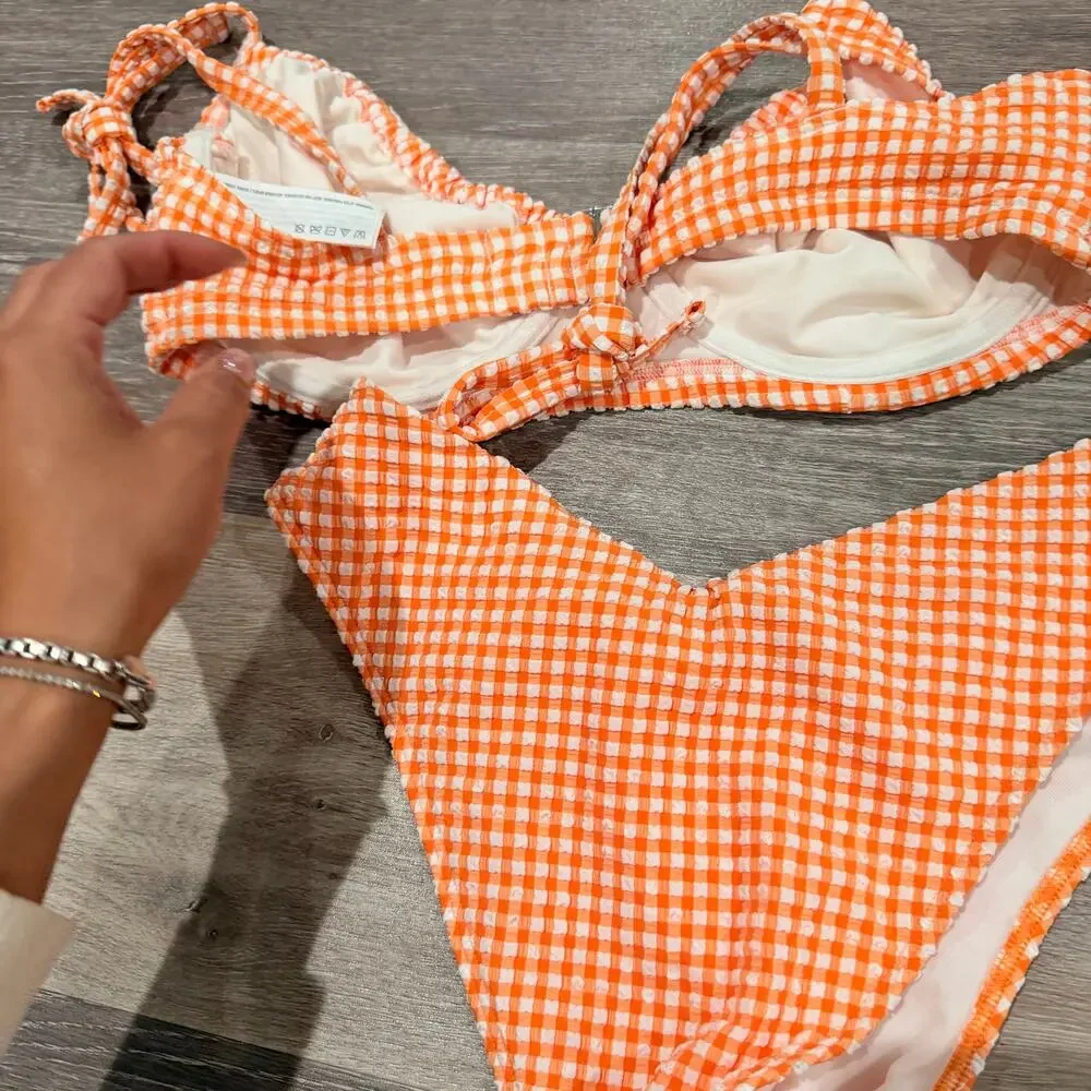 Abercrombie & Fitch get ready