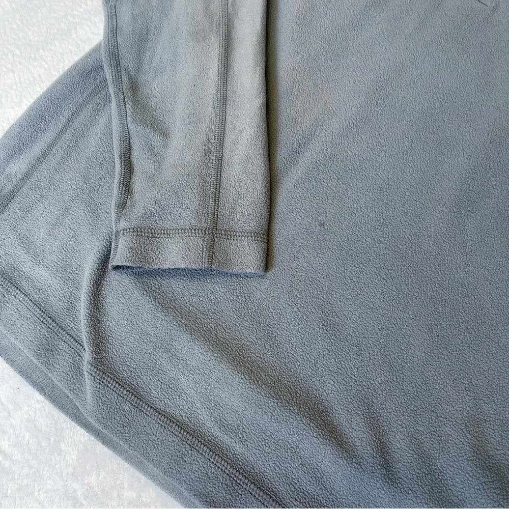 Patagonia Men's Micro D Quarter Zip Pullover Sweater in Grey‎ Medium