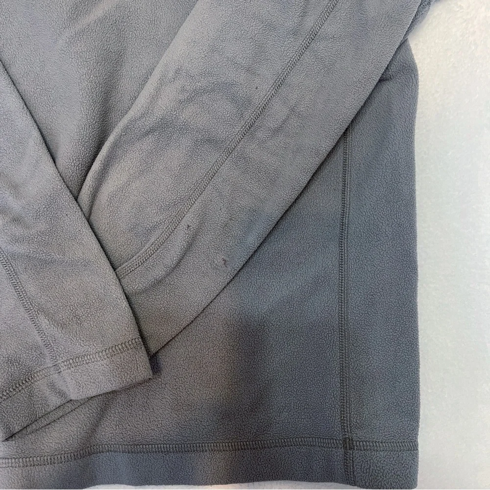 Patagonia Men's Micro D Quarter Zip Pullover Sweater in Grey‎ Medium