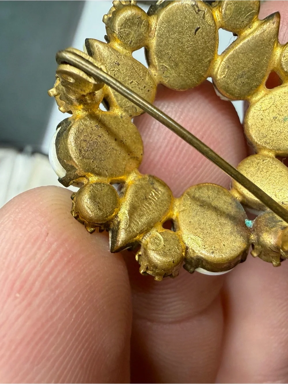 N/A any rhinestone clasp