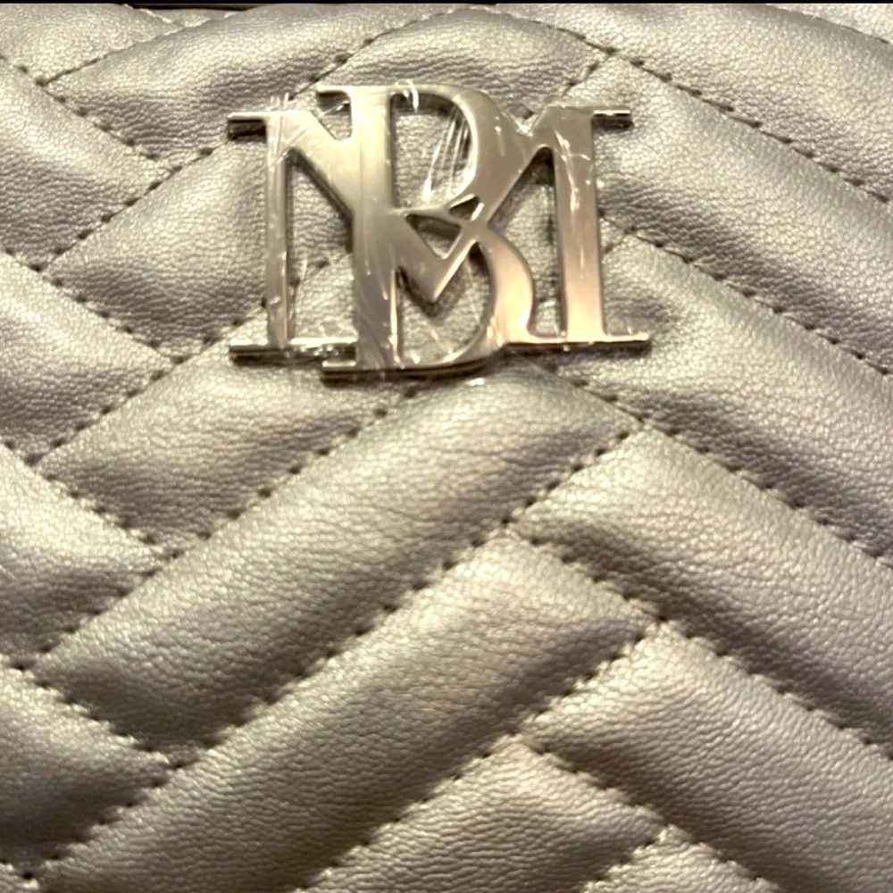 Badgley Mischka Quilted Camera Bag W/Slip Pocket On The Back Metallic Gray NWT