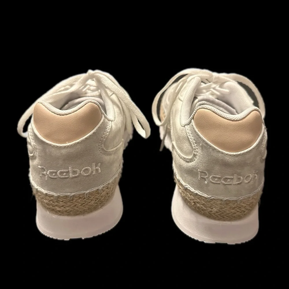 Reebok Women's Classic‎ Harman Run Cross Trainer- like new