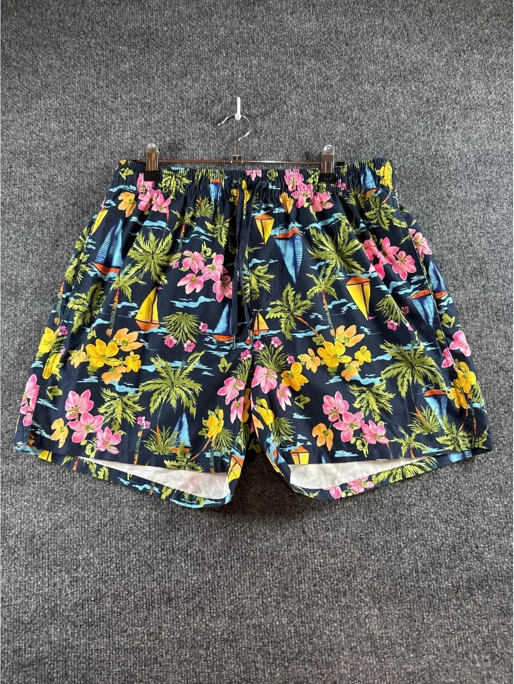 Old Navy Men’s Medium Black Tropical Floral Swim Trunks Board Shorts