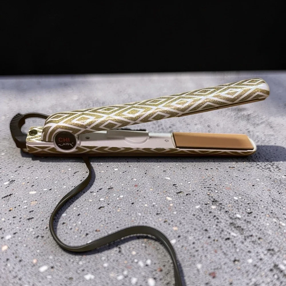 CHI Air 1 Inch Ceramic Tourmaline Flat Iron Gold White Geometric Diamond Pattern