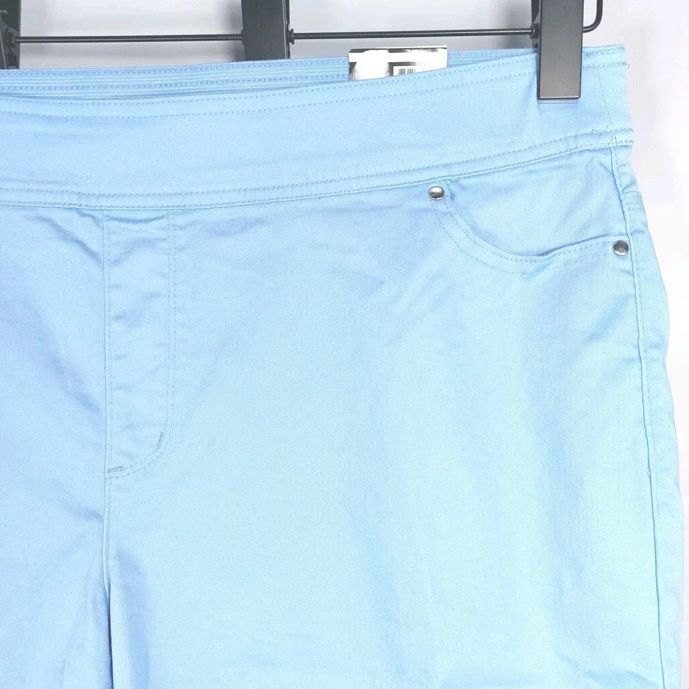 Kim Rogers measures waist
